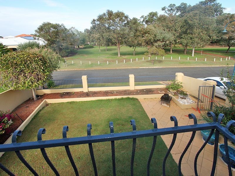18 Santavea Mews, Halls Head WA 6210
