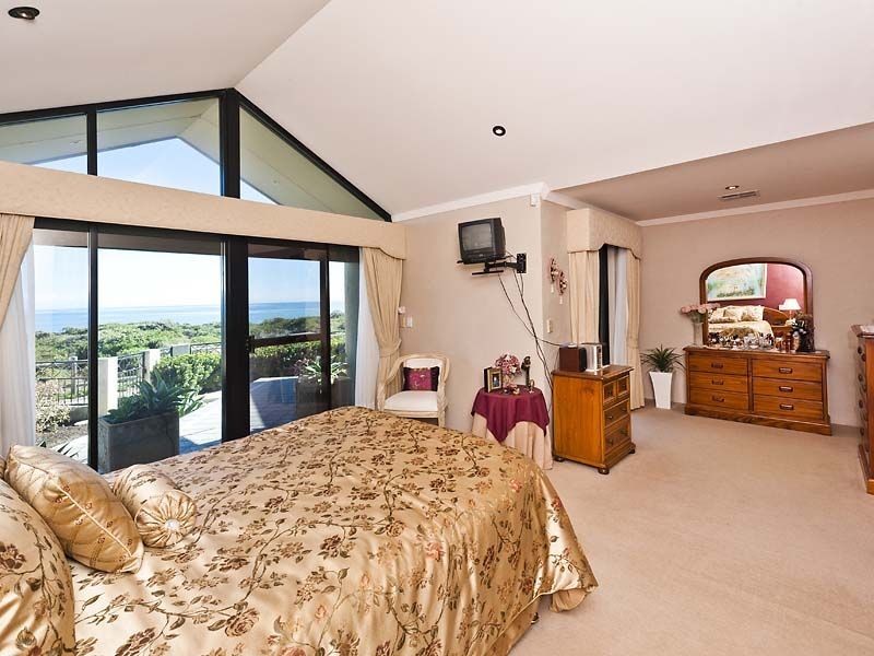 34 Ronsard Drive, San Remo WA 6210