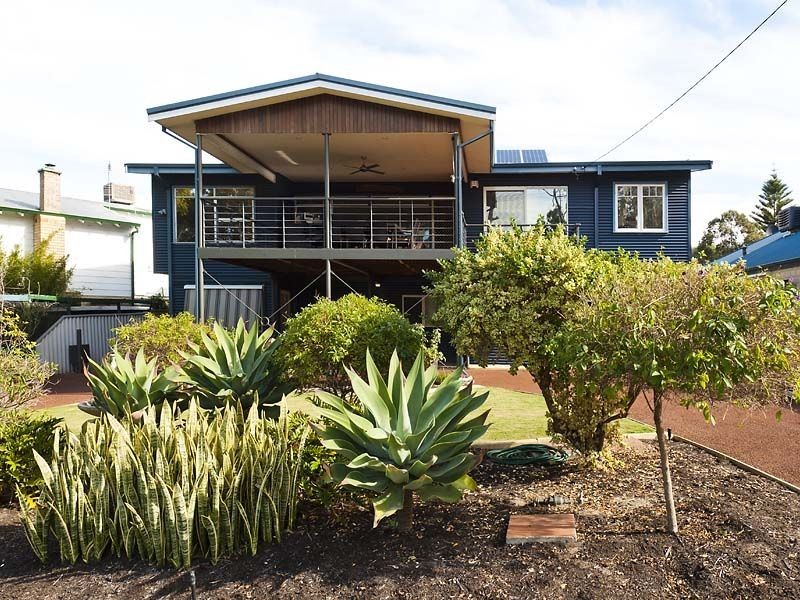 22 Redcliffe Road, Greenfields WA 6210