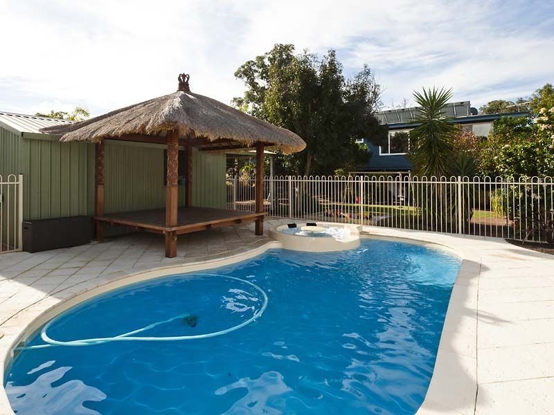 22 Redcliffe Road, Greenfields WA 6210