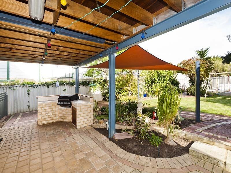 22 Redcliffe Road, Greenfields WA 6210