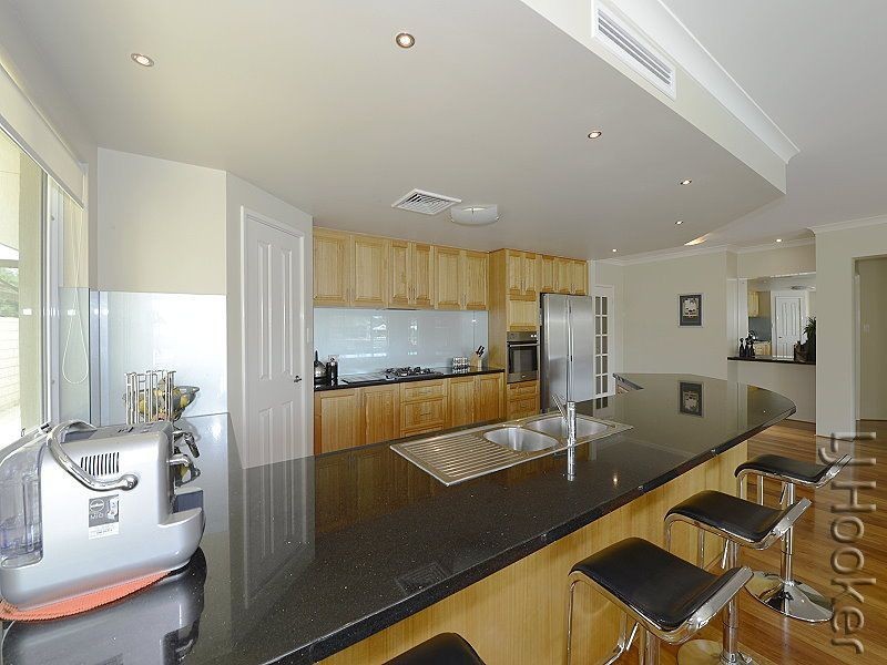 11 Genevieve Court, Mandurah WA 6210