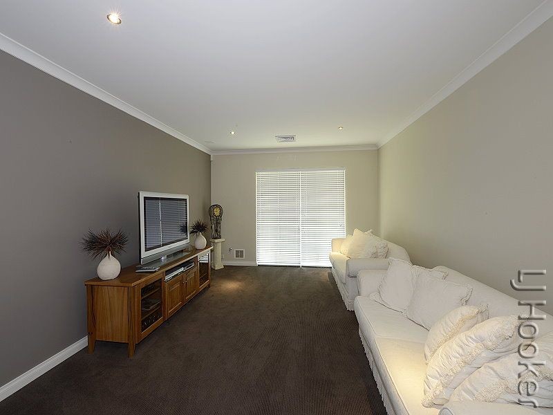 11 Genevieve Court, Mandurah WA 6210