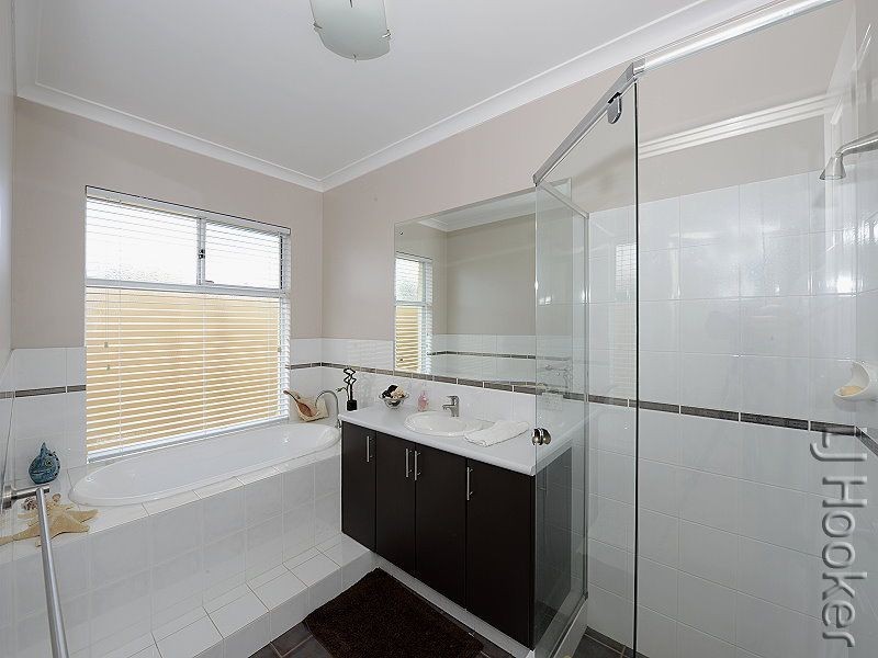 11 Genevieve Court, Mandurah WA 6210