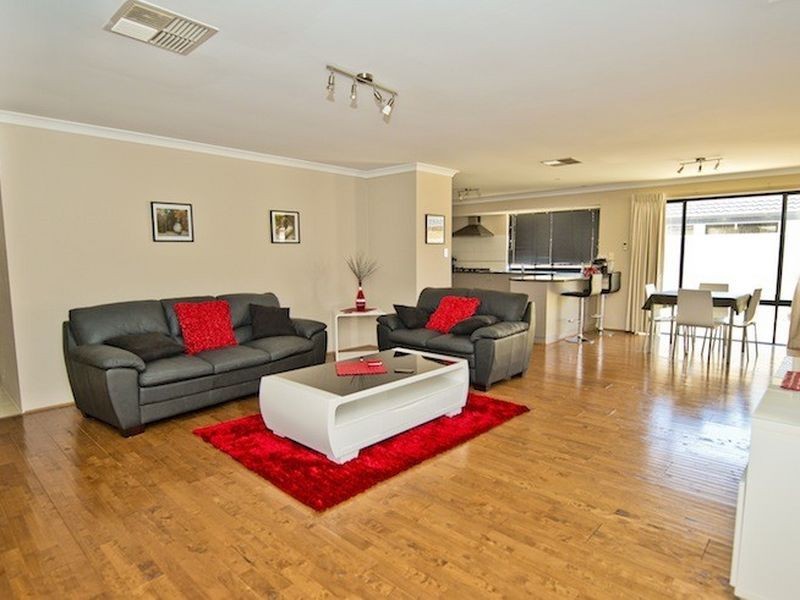 40 Albina Chase, Lakelands WA 6180