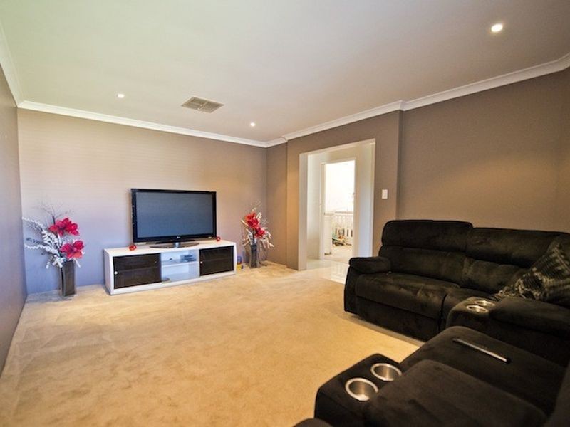 40 Albina Chase, Lakelands WA 6180