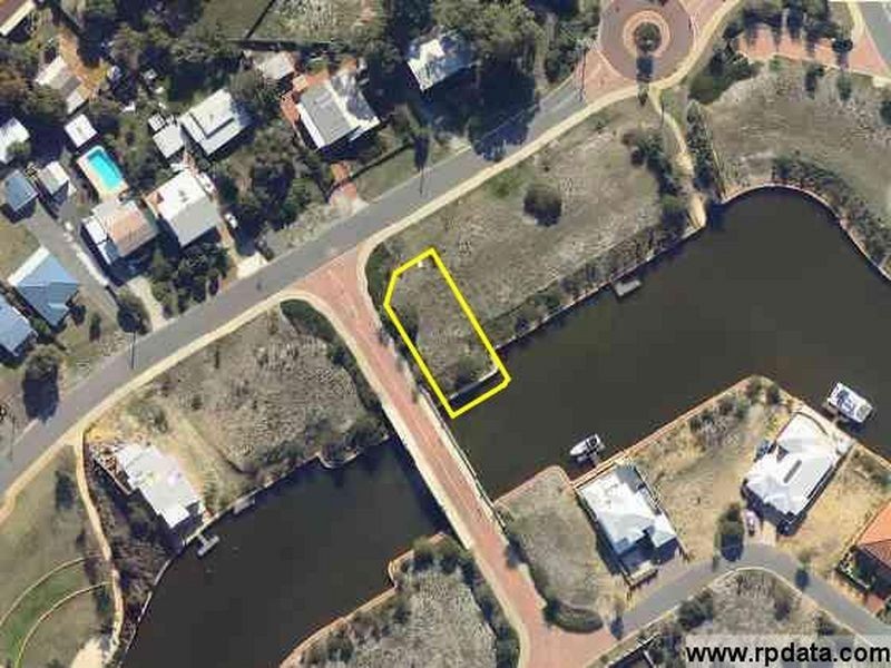 67 Queen Parade, Wannanup WA 6210
