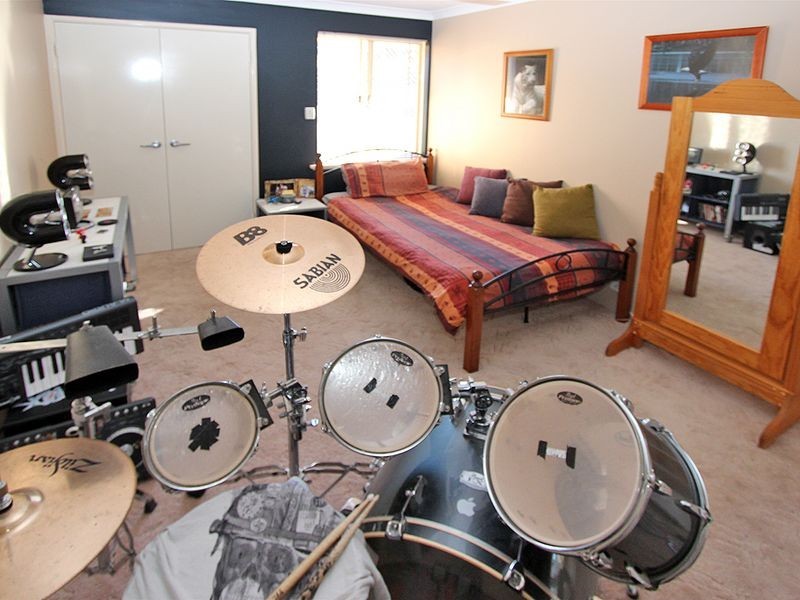 37 Silverton Crescent, Erskine WA 6210