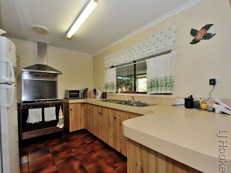 101 Tuart Grove Avenue, Lake Clifton WA 6215