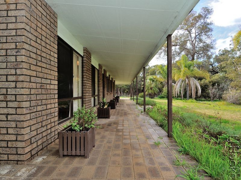 101 Tuart Grove Avenue, Lake Clifton WA 6215