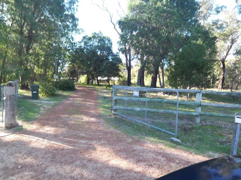 101 Tuart Grove Avenue, Lake Clifton WA 6215