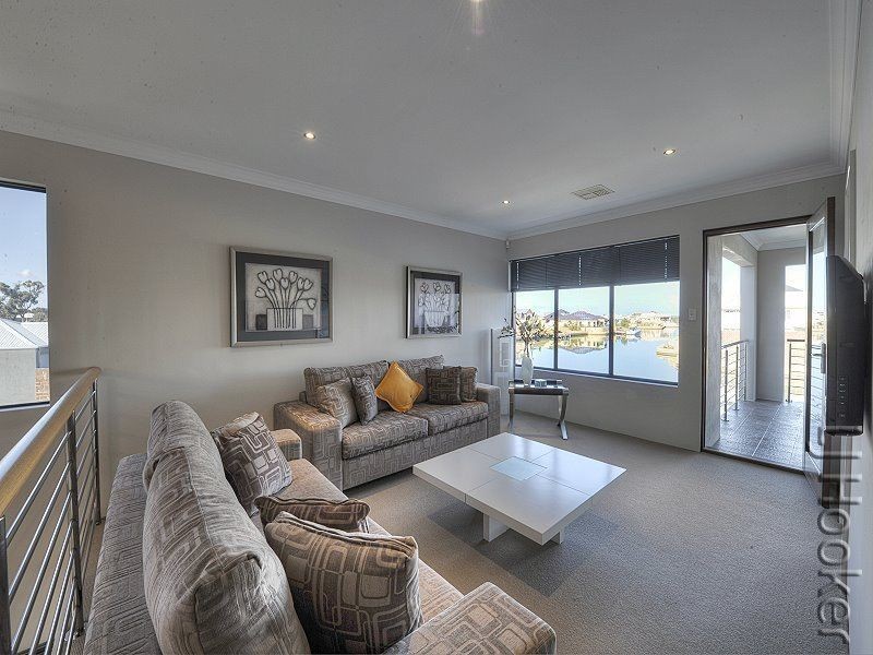 21 Waterlily Drive, Dudley Park WA 6210