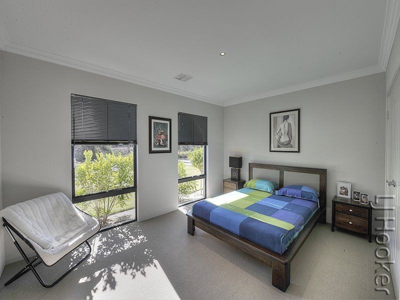 21 Waterlily Drive, Dudley Park WA 6210