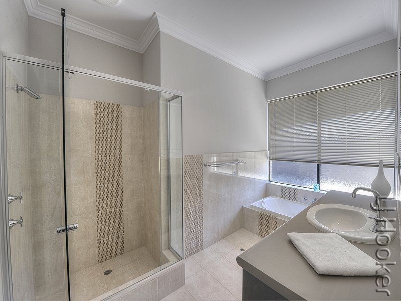 21 Waterlily Drive, Dudley Park WA 6210