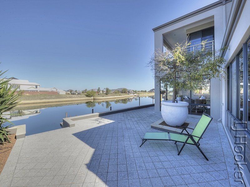 21 Waterlily Drive, Dudley Park WA 6210