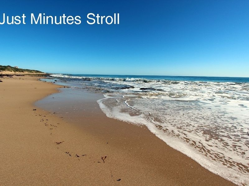 22 Paradise Circuit, Halls Head WA 6210