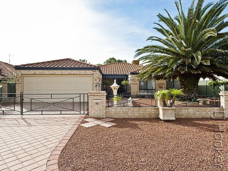 22 Paradise Circuit, Halls Head WA 6210