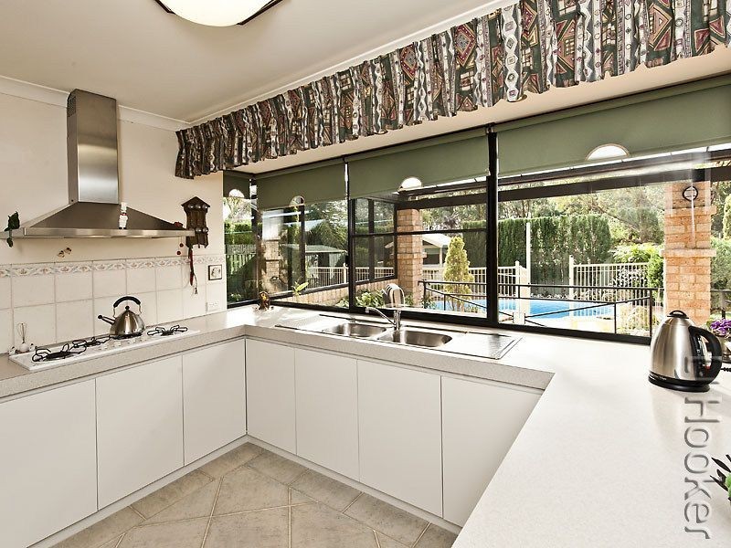 22 Paradise Circuit, Halls Head WA 6210