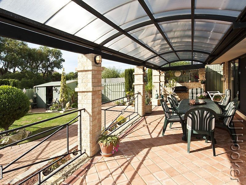 22 Paradise Circuit, Halls Head WA 6210