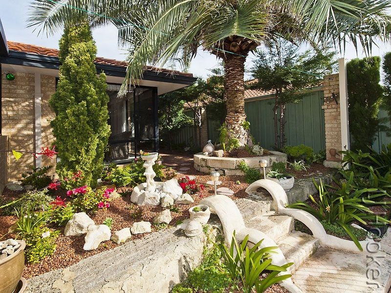 22 Paradise Circuit, Halls Head WA 6210