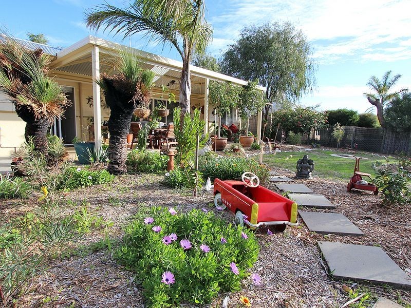 8 Luill Crescent, Dawesville WA 6211
