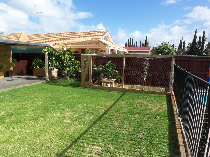 11 Riverina Avenue, Coodanup WA 6210