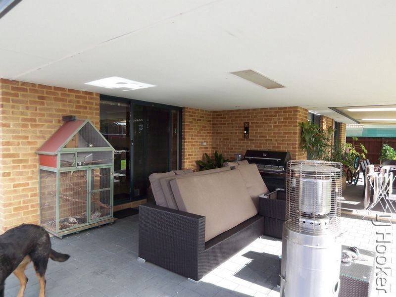 11 Riverina Avenue, Coodanup WA 6210