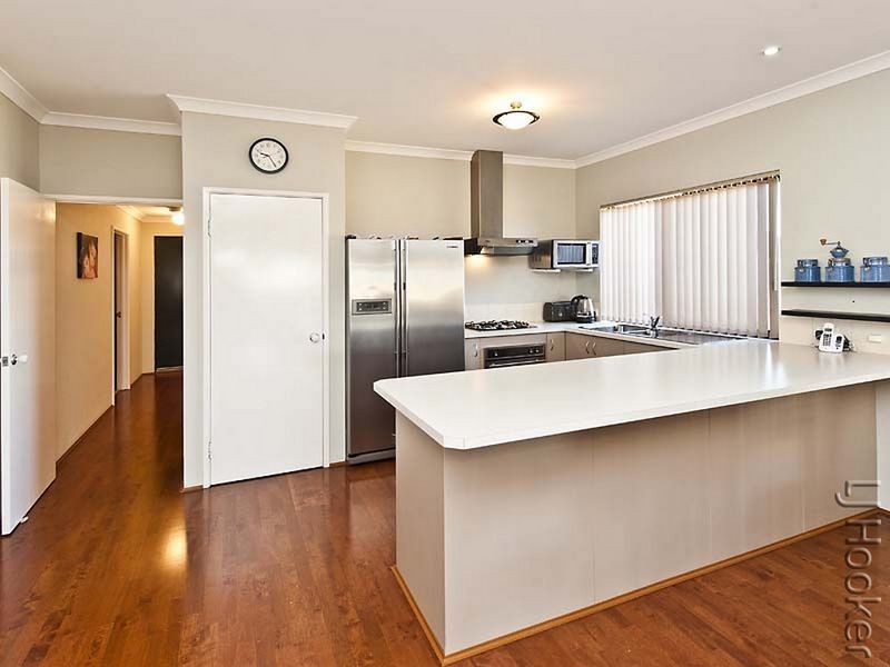 23 Lascelles Circus, Lakelands WA 6180
