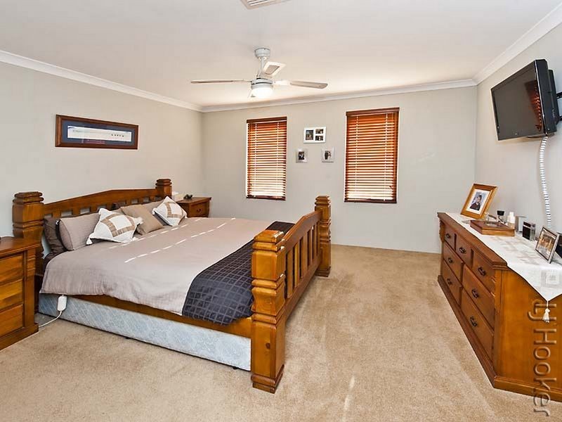 23 Lascelles Circus, Lakelands WA 6180