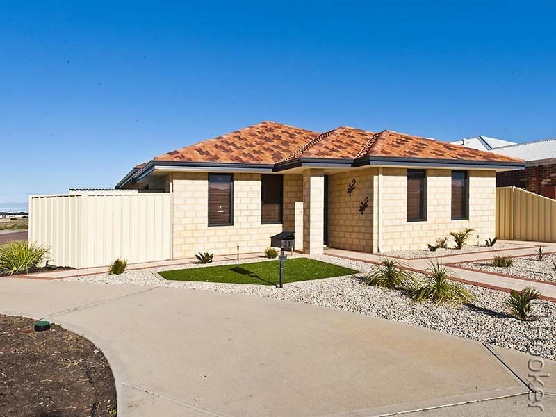 23 Lascelles Circus, Lakelands WA 6180