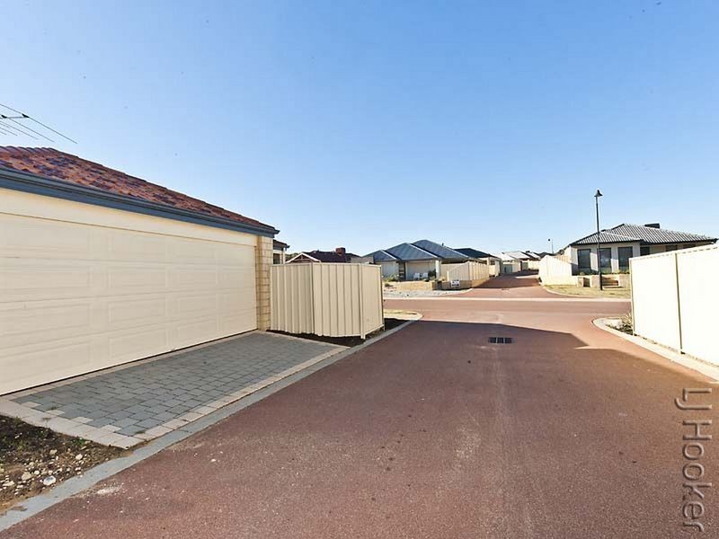 23 Lascelles Circus, Lakelands WA 6180