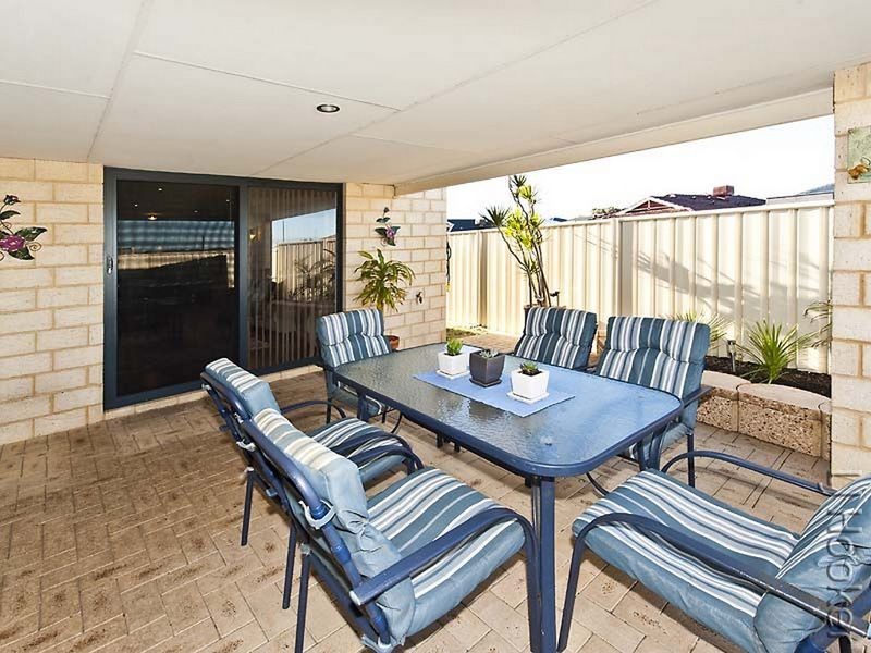 23 Lascelles Circus, Lakelands WA 6180