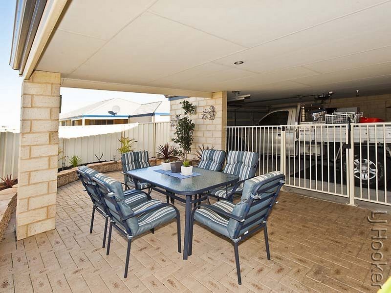 23 Lascelles Circus, Lakelands WA 6180