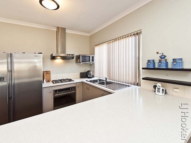 23 Lascelles Circus, Lakelands WA 6180