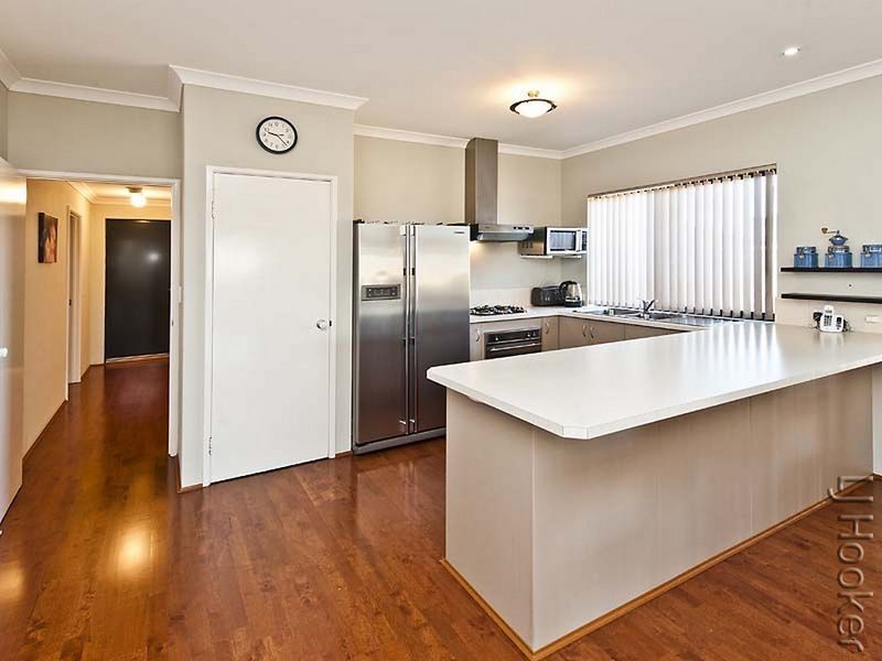 23 Lascelles Circus, Lakelands WA 6180