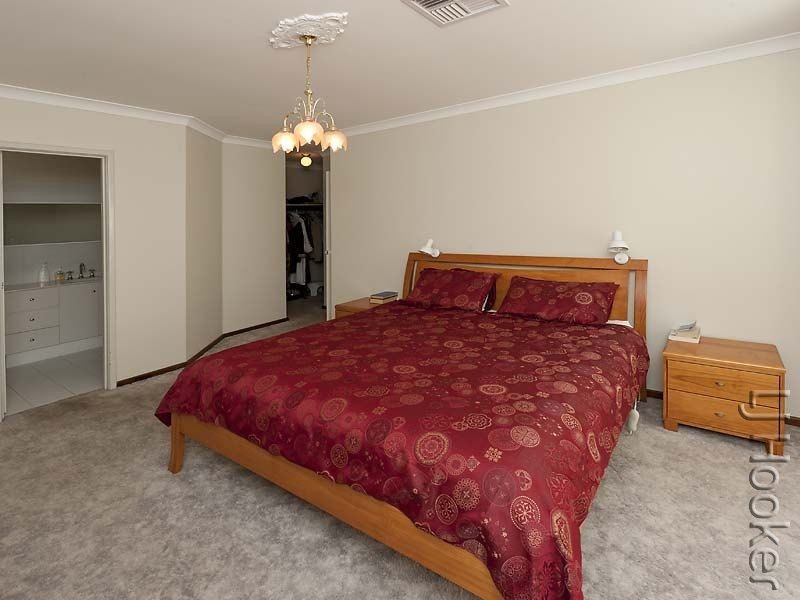 9 Sandford Crescent, Halls Head WA 6210
