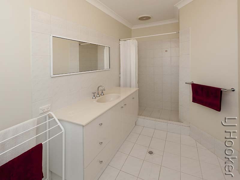9 Sandford Crescent, Halls Head WA 6210