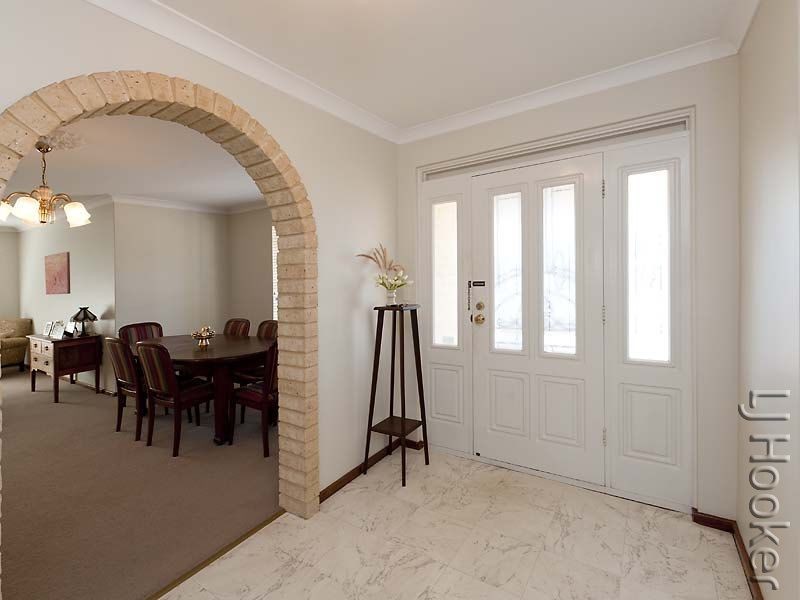 9 Sandford Crescent, Halls Head WA 6210