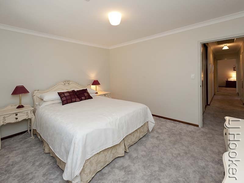9 Sandford Crescent, Halls Head WA 6210
