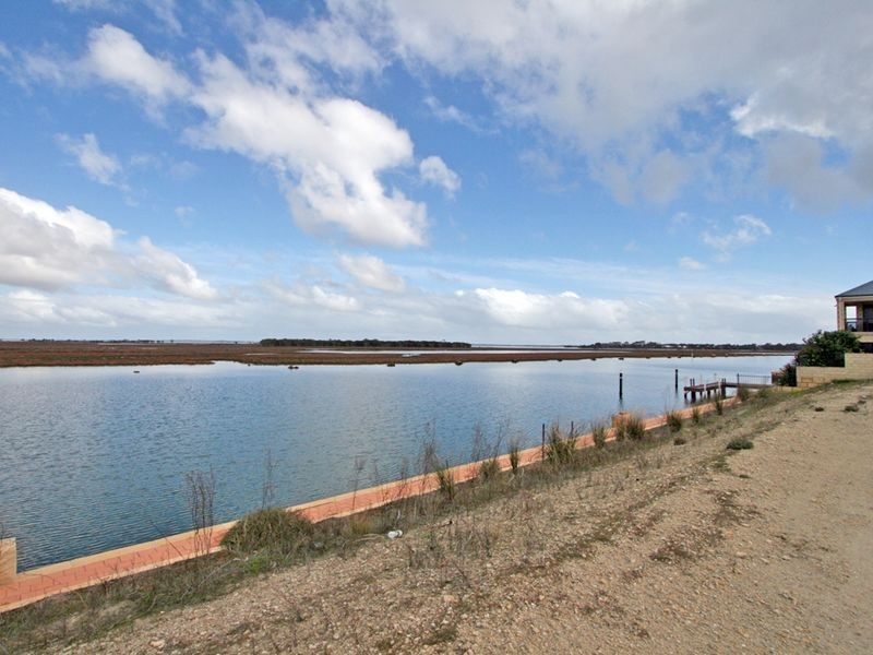 23 Katinka Retreat, Dudley Park WA 6210