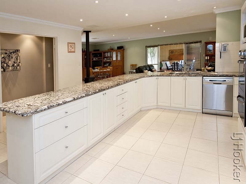 9 Iris Court, Coodanup WA 6210