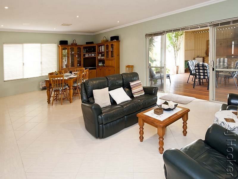 9 Iris Court, Coodanup WA 6210