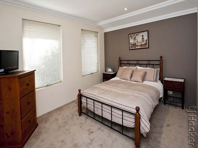 9 Iris Court, Coodanup WA 6210