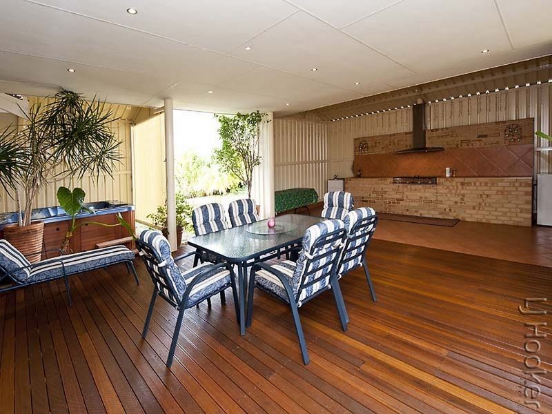 9 Iris Court, Coodanup WA 6210