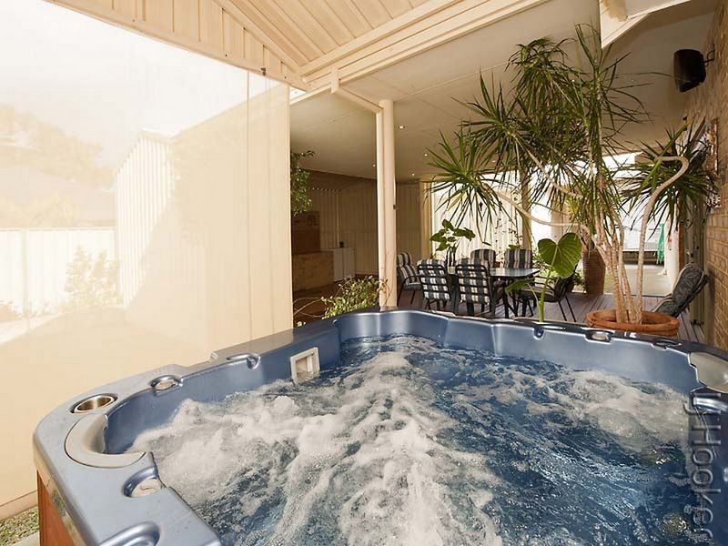 9 Iris Court, Coodanup WA 6210
