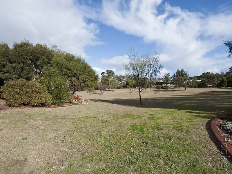 9 Iris Court, Coodanup WA 6210