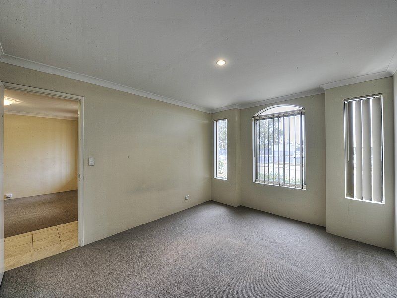 11 Bellerive Pass, Meadow Springs WA 6210