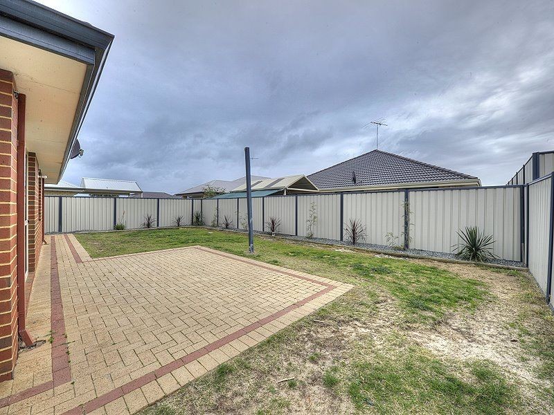 11 Bellerive Pass, Meadow Springs WA 6210