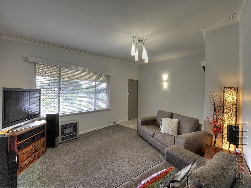 25 Gillark Street, Dudley Park WA 6210