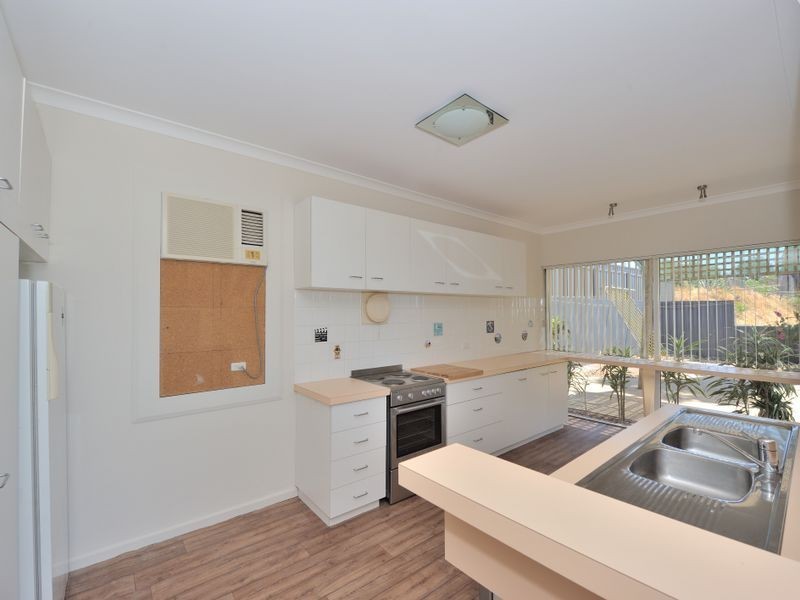 7/7 Oversby Street, Halls Head WA 6210